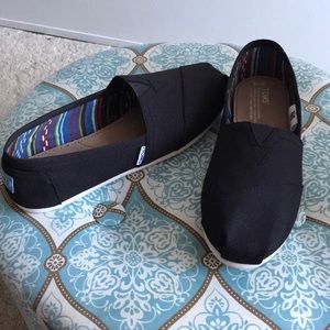 NWOT TOMS